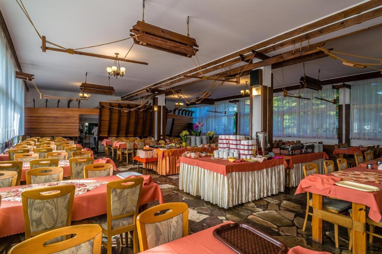 Ow Carbo - W Sasiedztwie Lasu I Jeziora Resort Dąbki